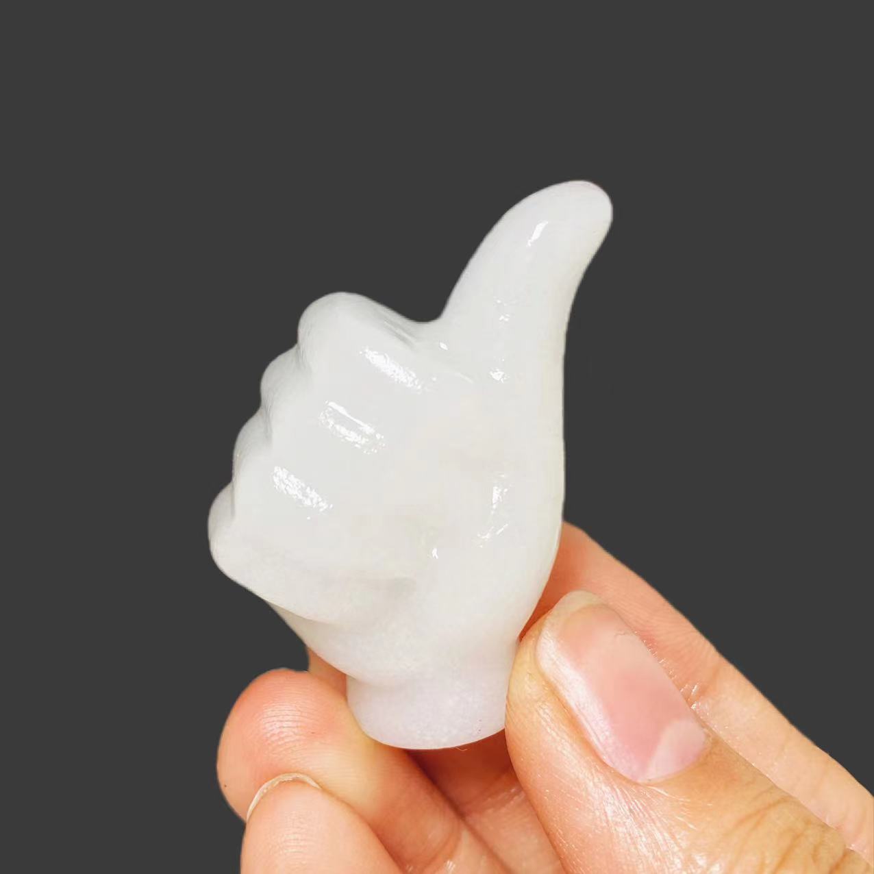 Crystal thumb small carvings