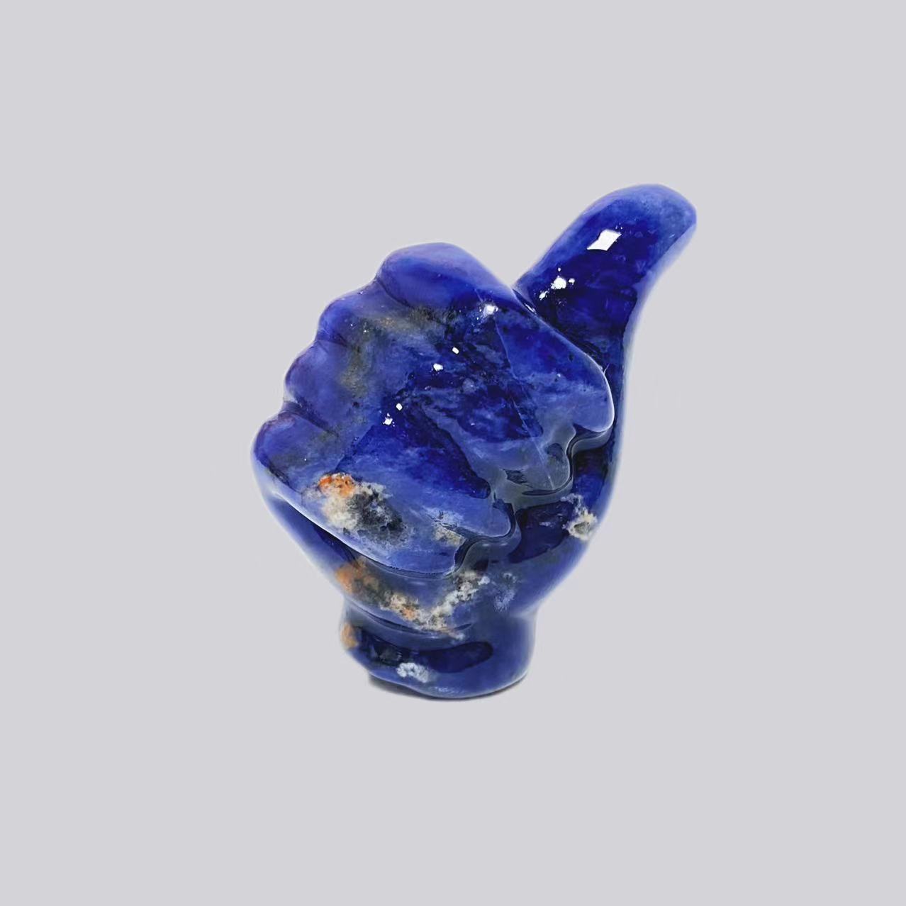 Crystal thumb small carvings