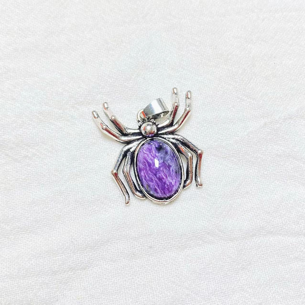 Different materials spider pendants