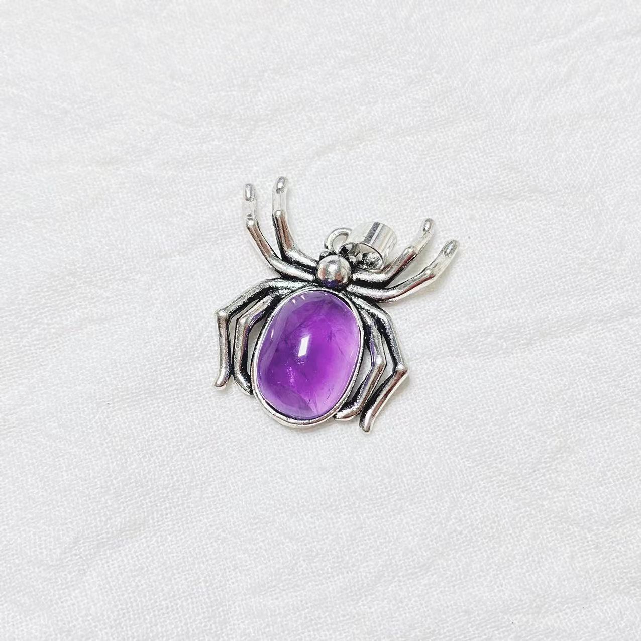 Different materials spider pendants
