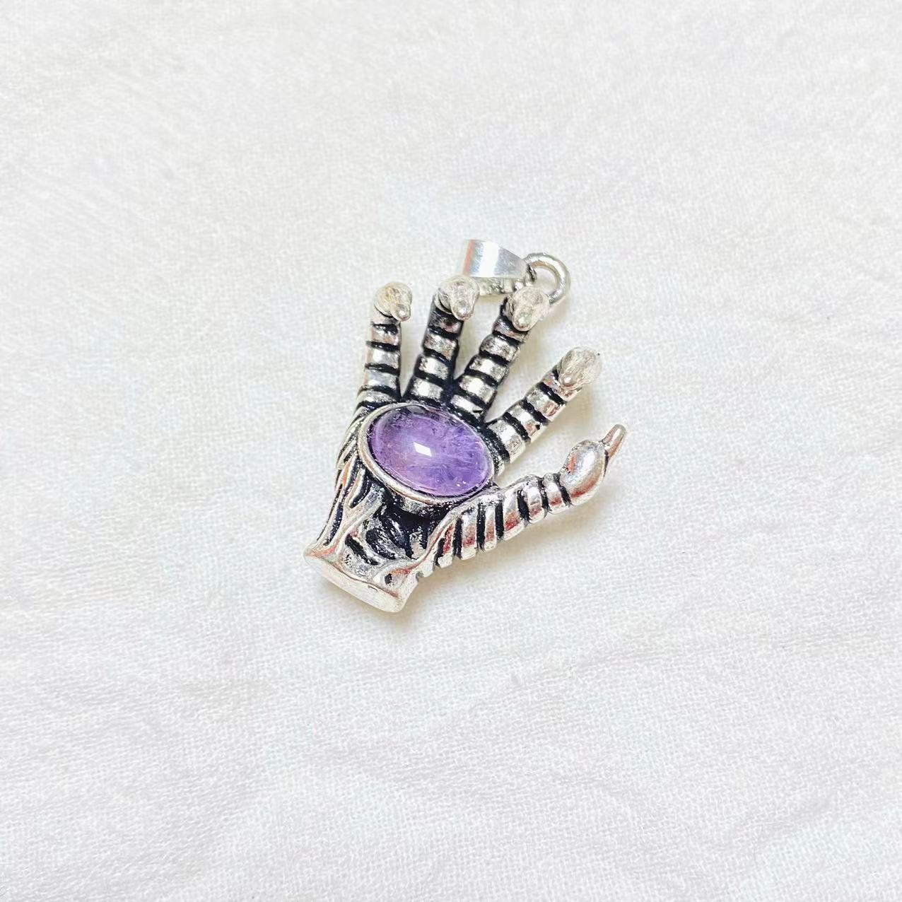 Hand pendant