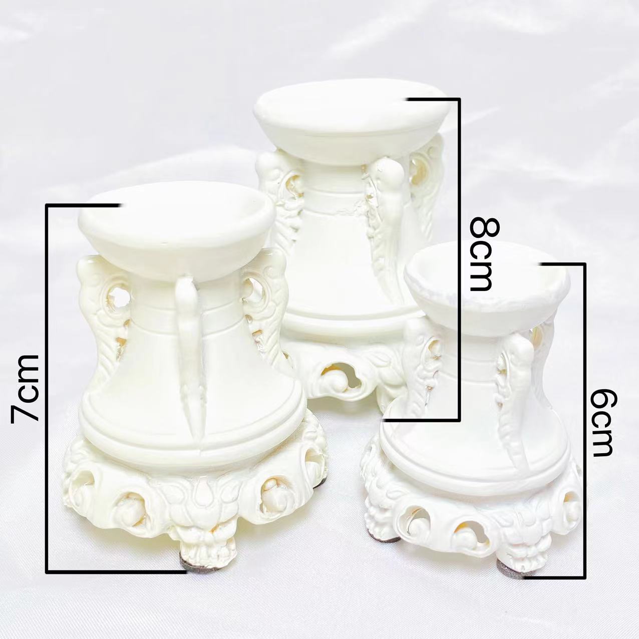 Resin sphere stand