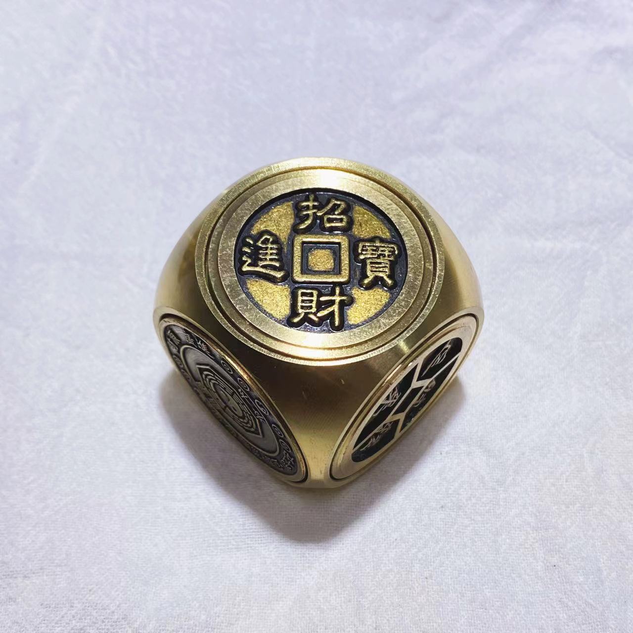 Copper spin dice with good meanning