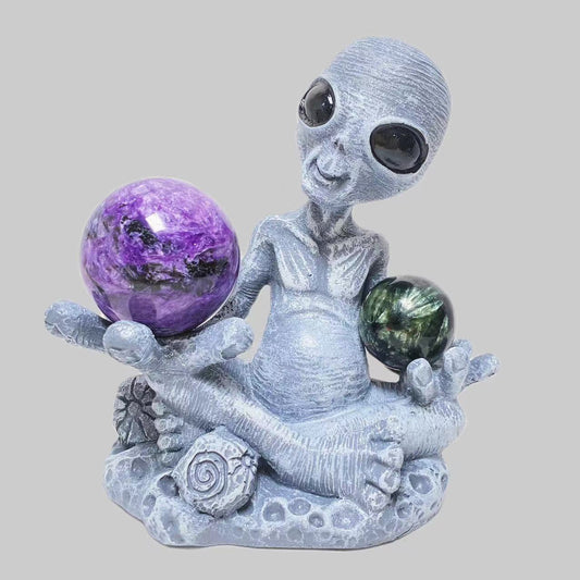 Resin Alien double spheres stand