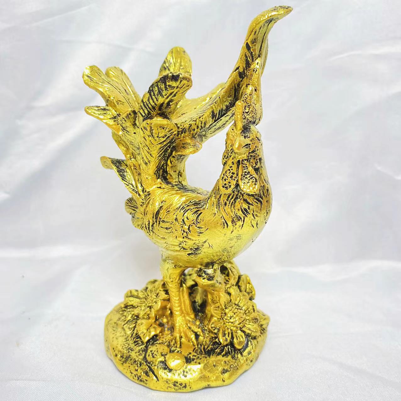 Resin rooster sphere stand