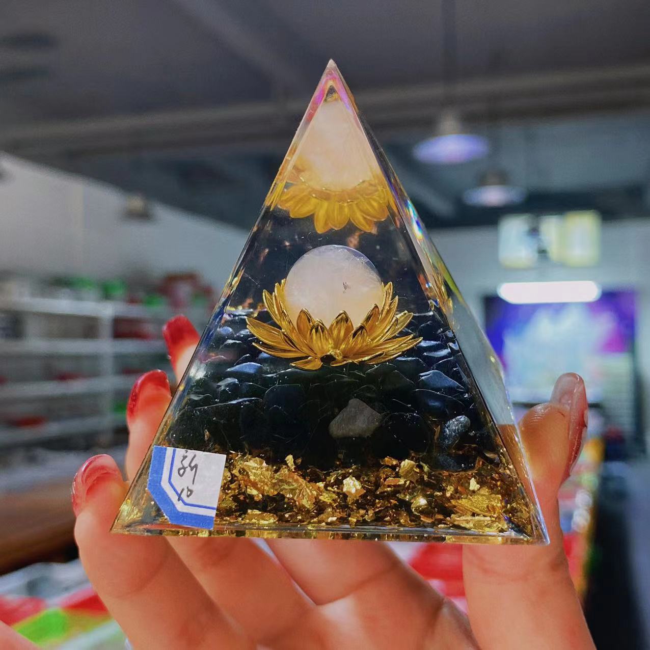 Resin chips orgonite pyramid