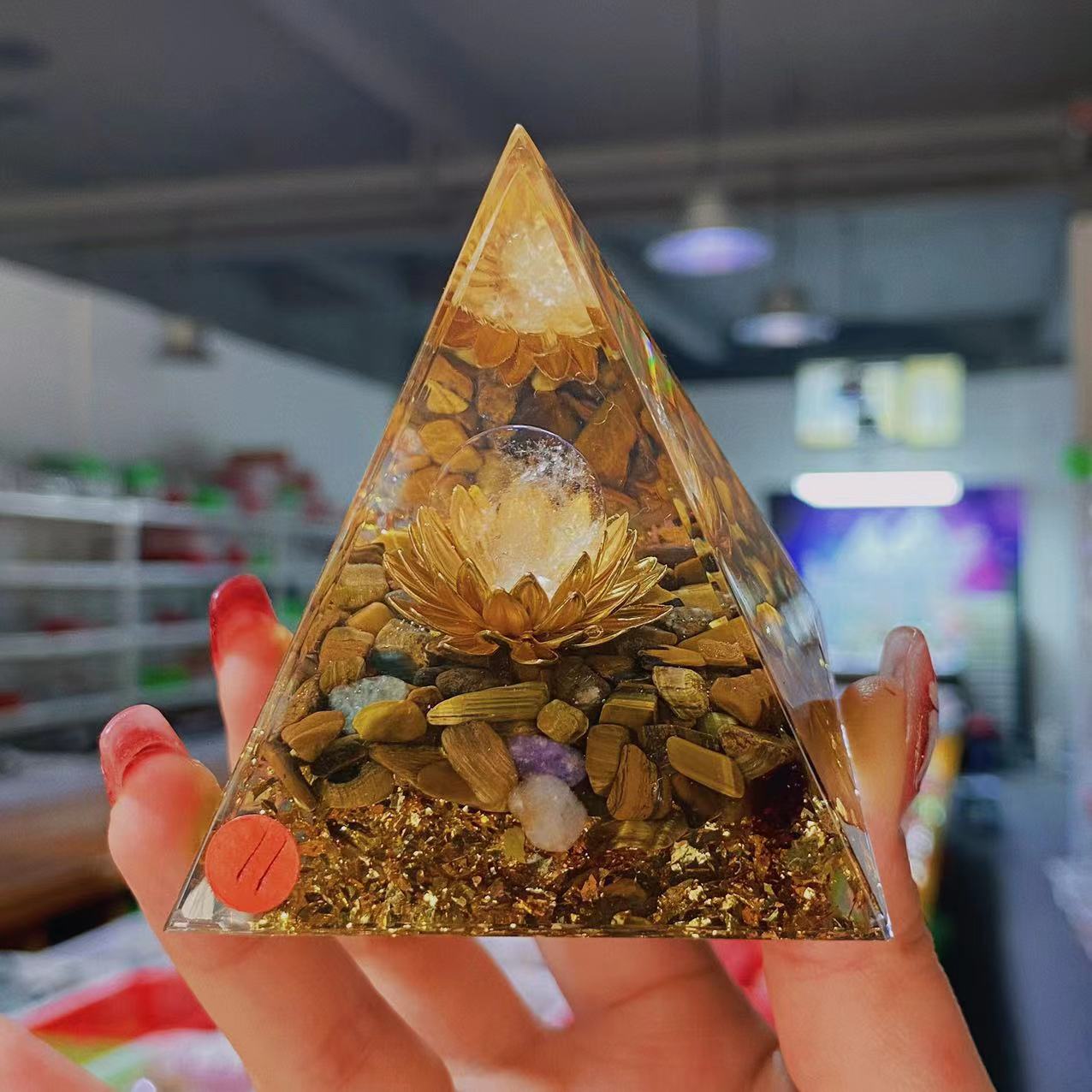 Resin chips orgonite pyramid