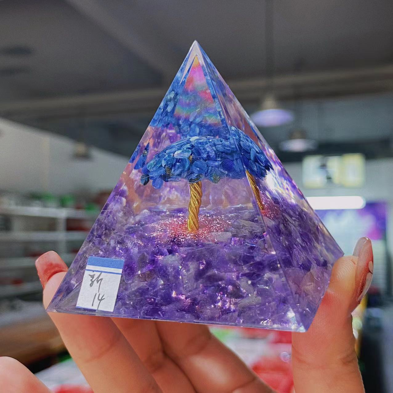 Resin chips orgonite pyramid