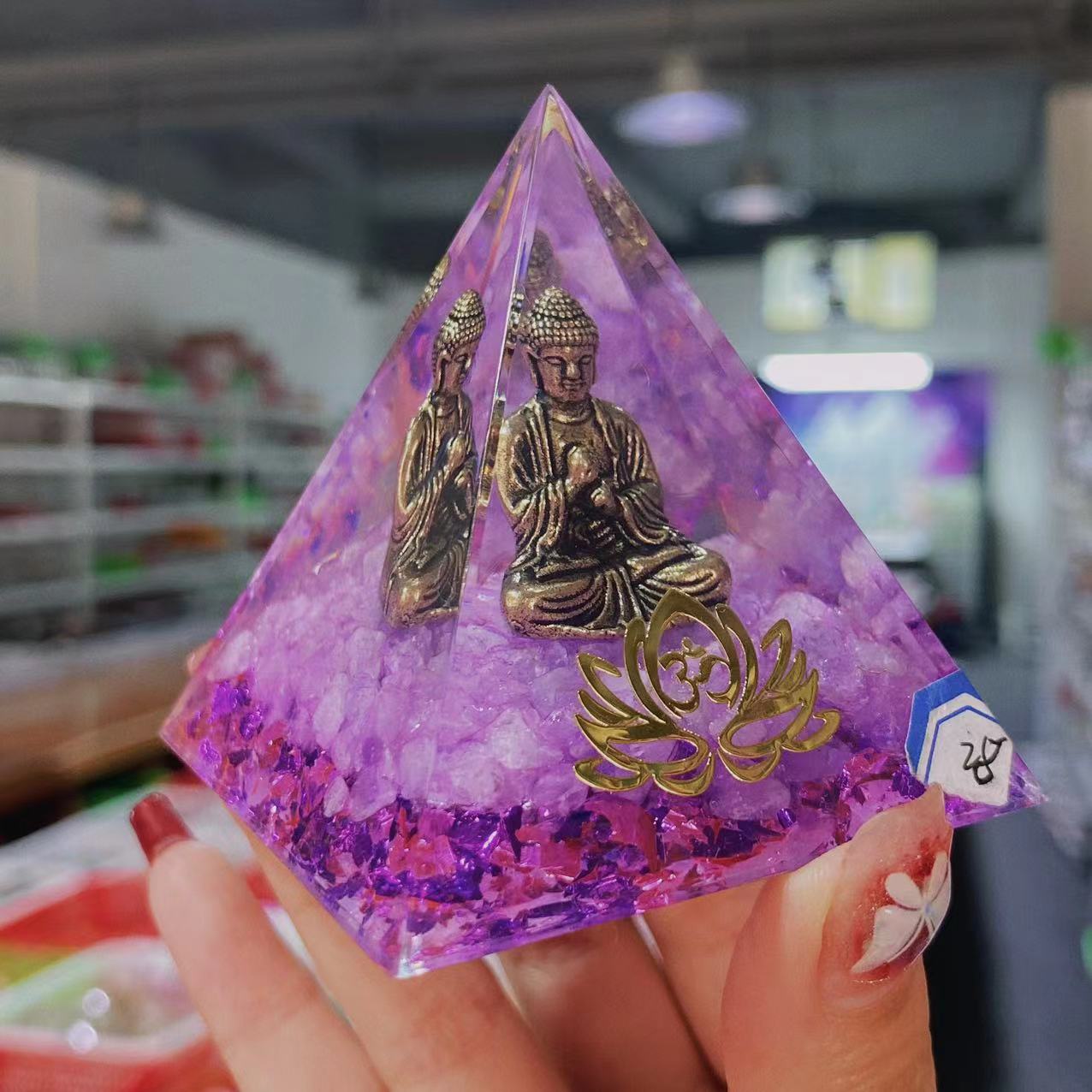 Resin chips orgonite pyramid