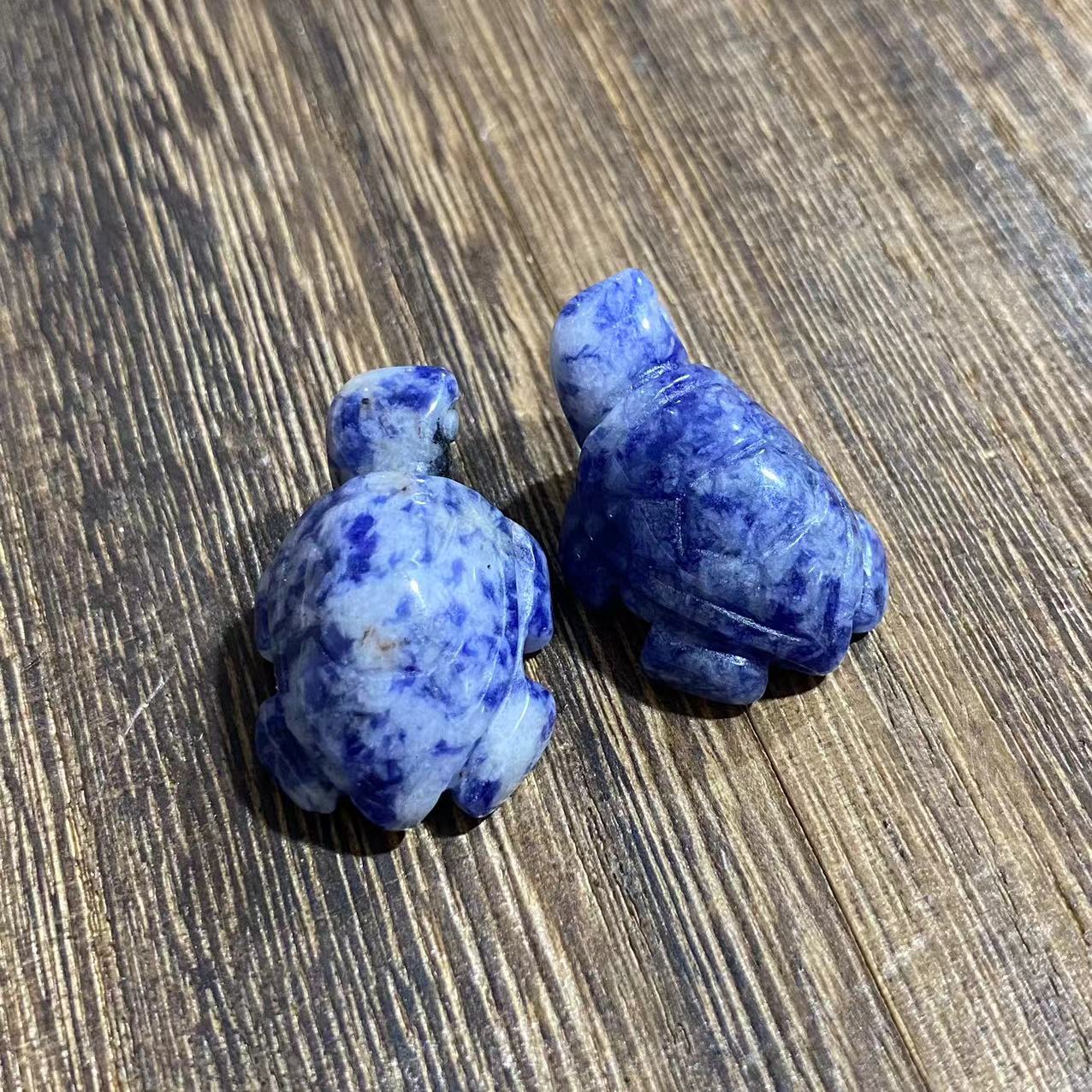 mini turtle carvings