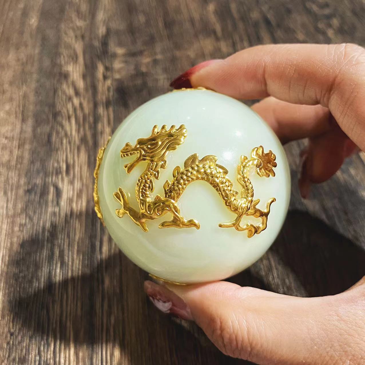 Luminous Chinese dragon sphere