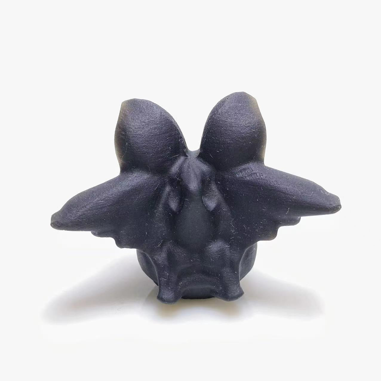 Black obsidian bat carving 1