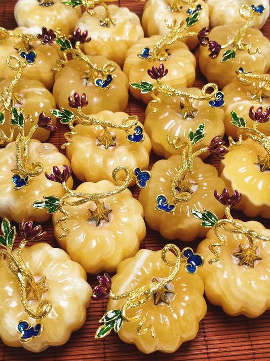 Yellow calcite pumpkin