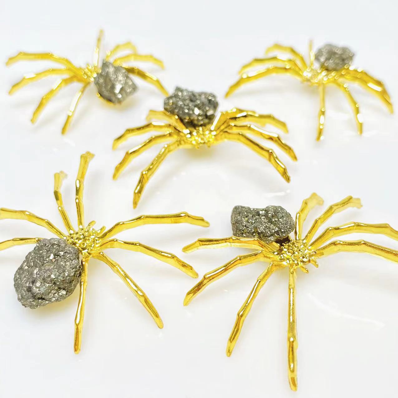Raw Spider with metal legs