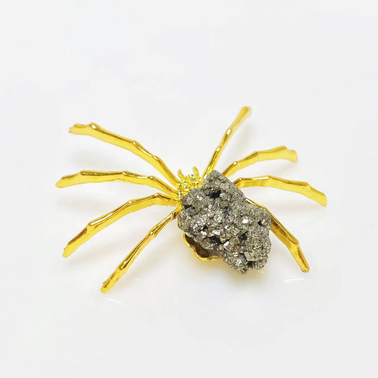 Raw Spider with metal legs