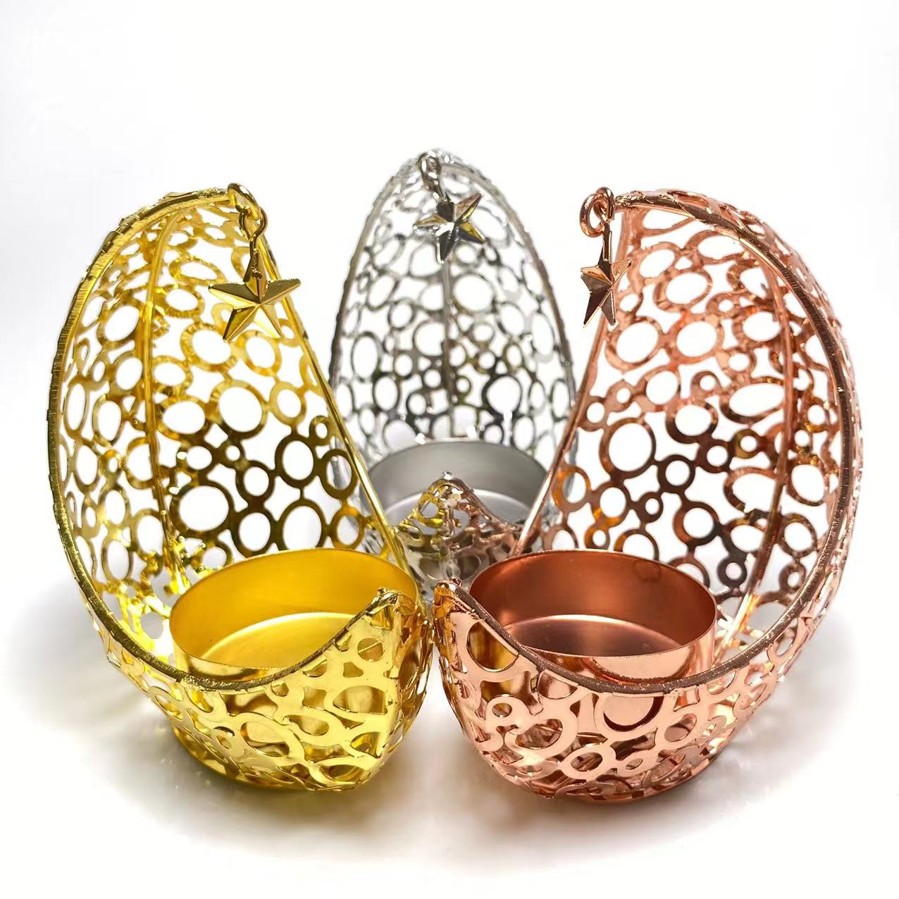 Metal moon candle holder