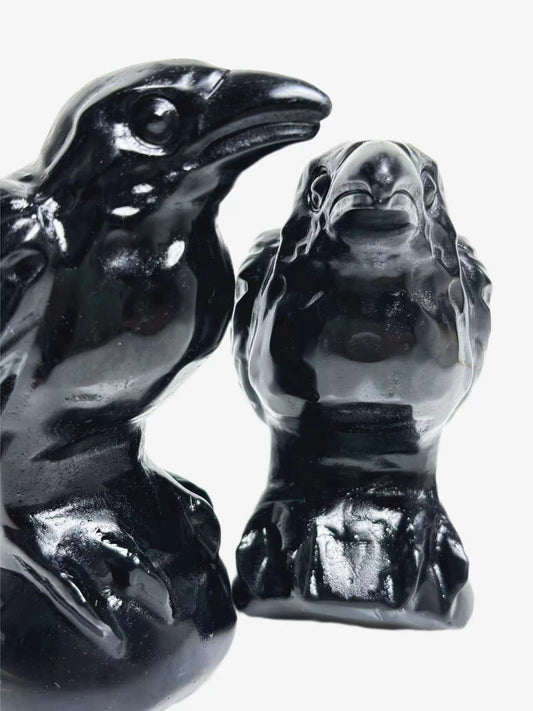 Black obsidian raven