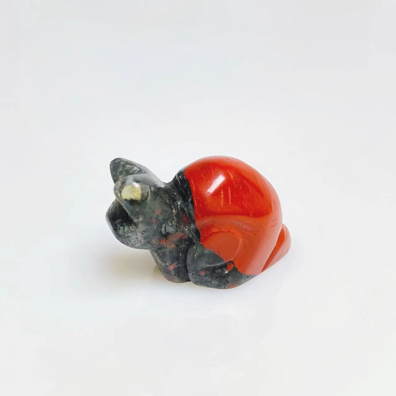 mini crystal snail carvings