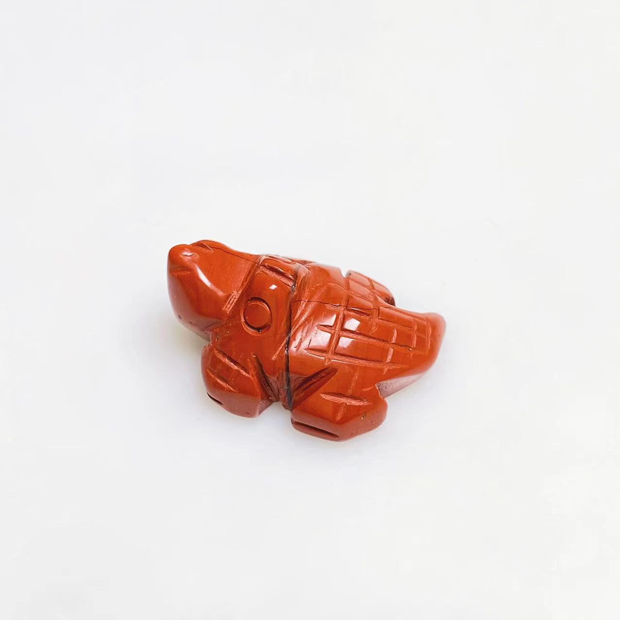 Mini alligator carving