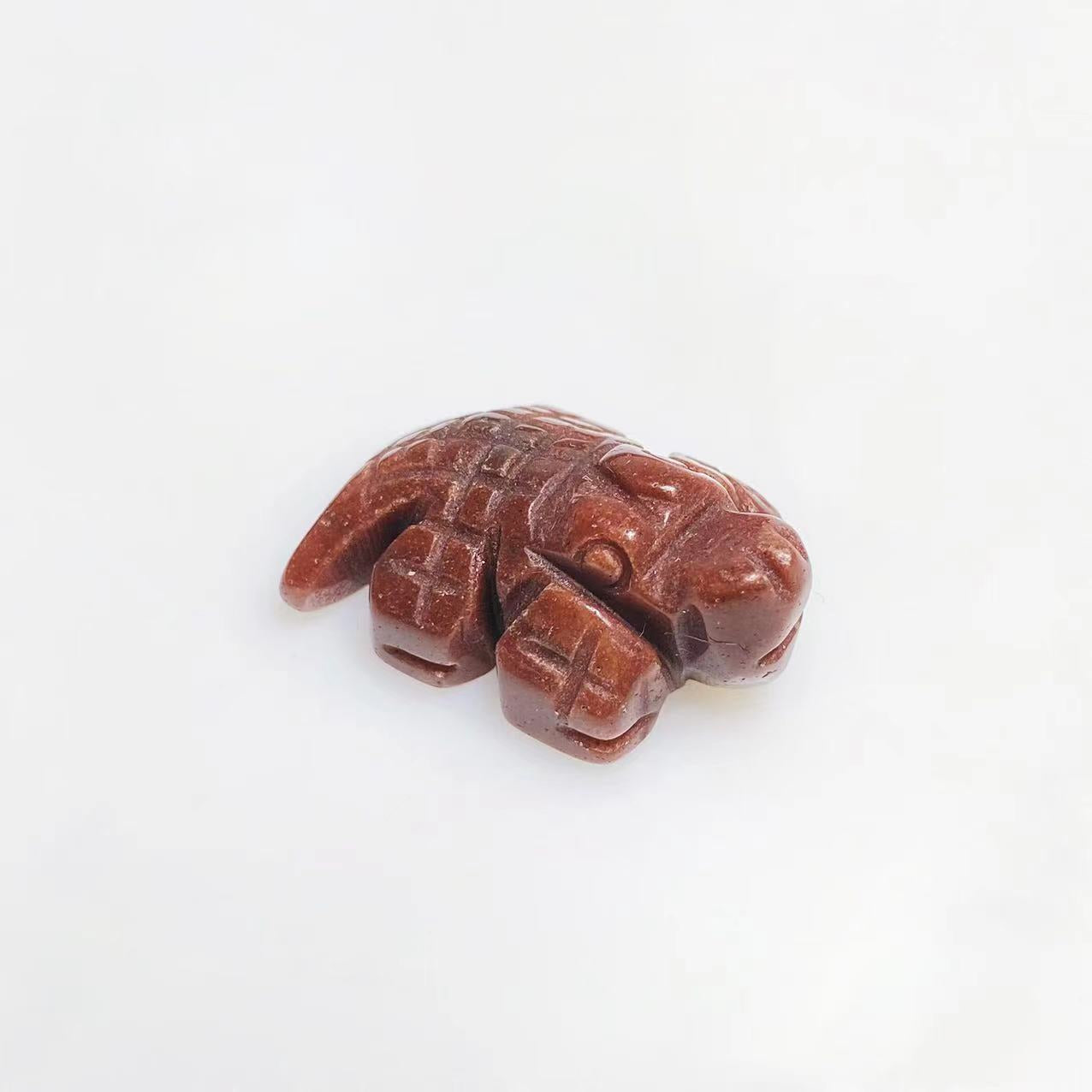 Mini alligator carving