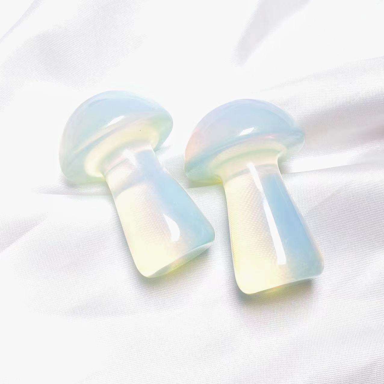 Crystal 2 inches mushroom