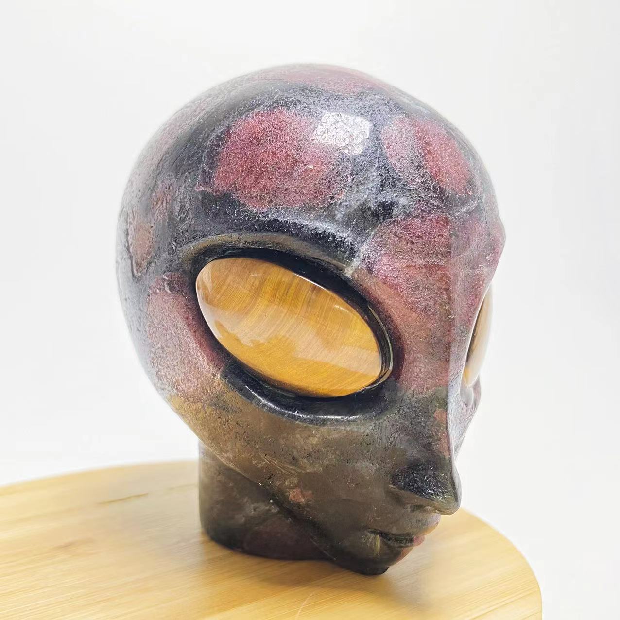 New alien head with tigers eye eyes