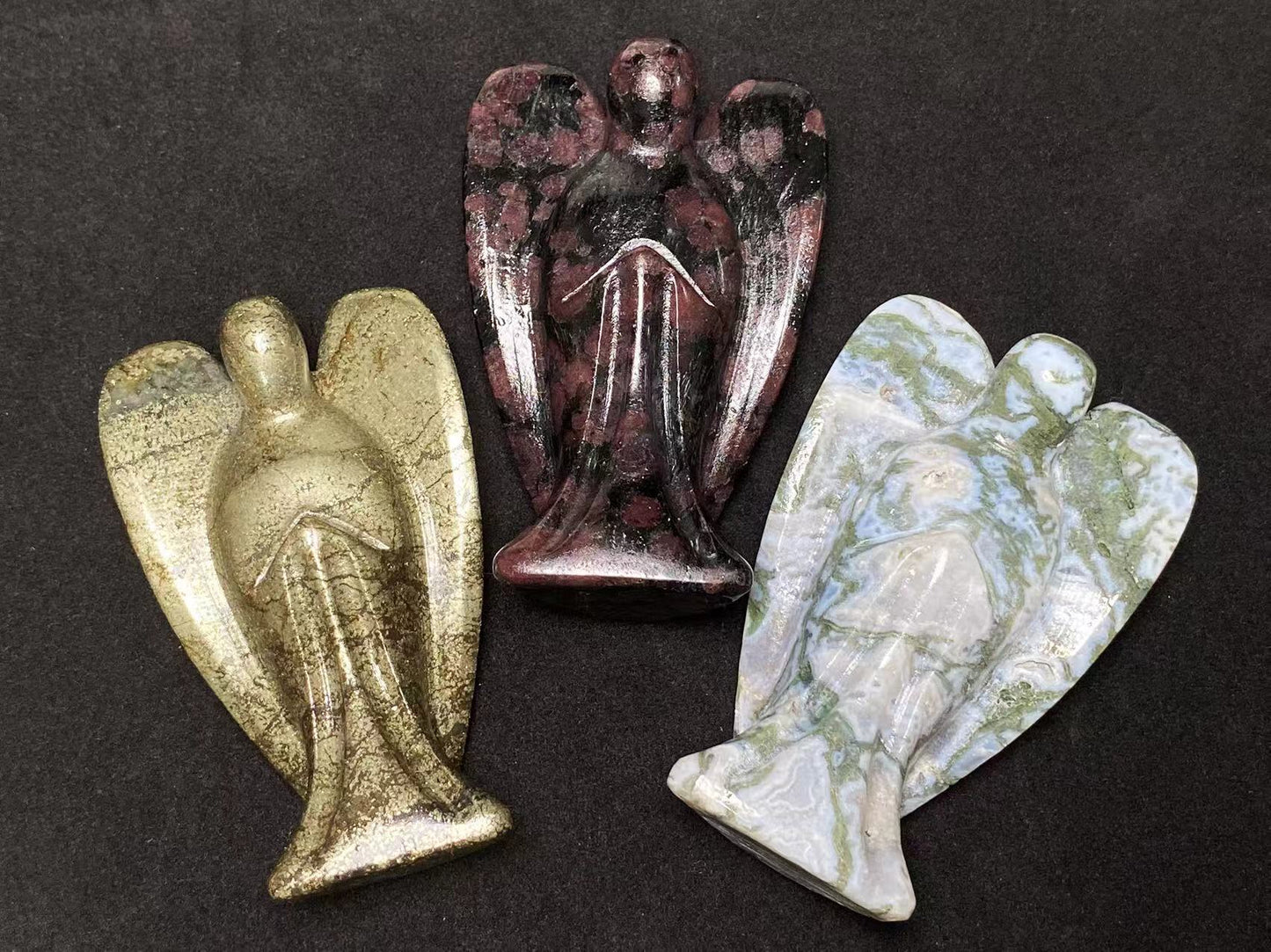 10cm garnet/moss agate/pyrite angel