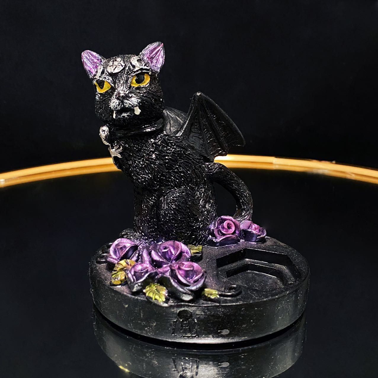 Resin ghost cat sphere stand
