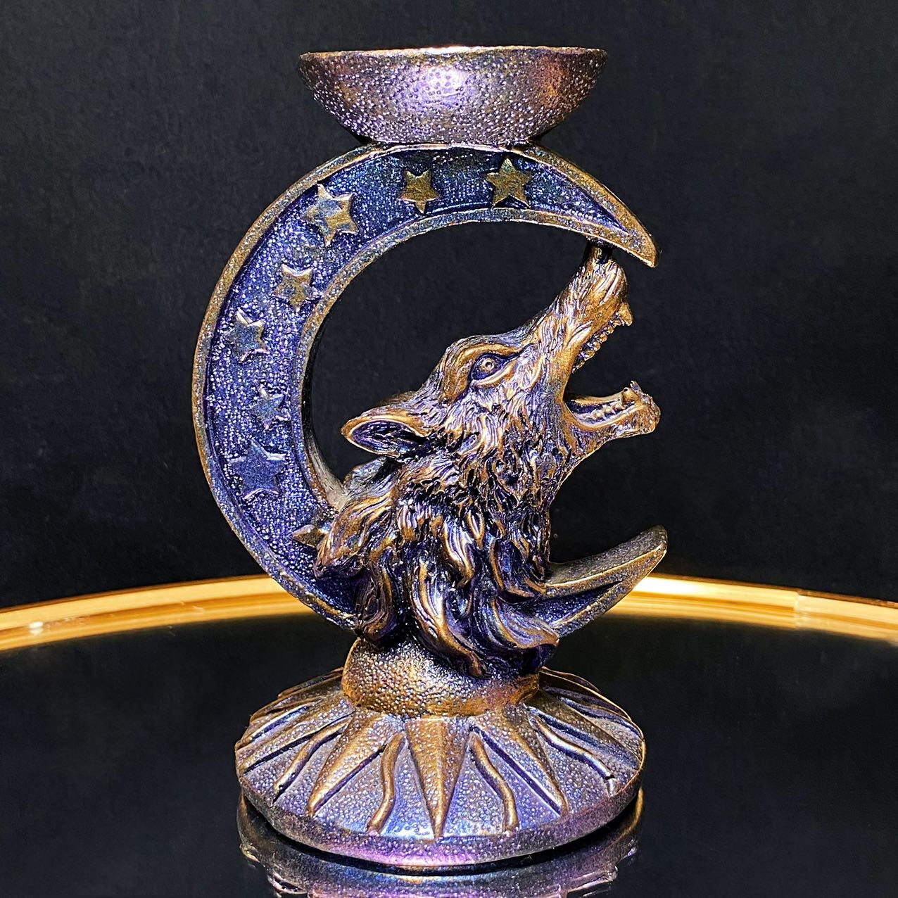 Resin moon wolf head sphere stand