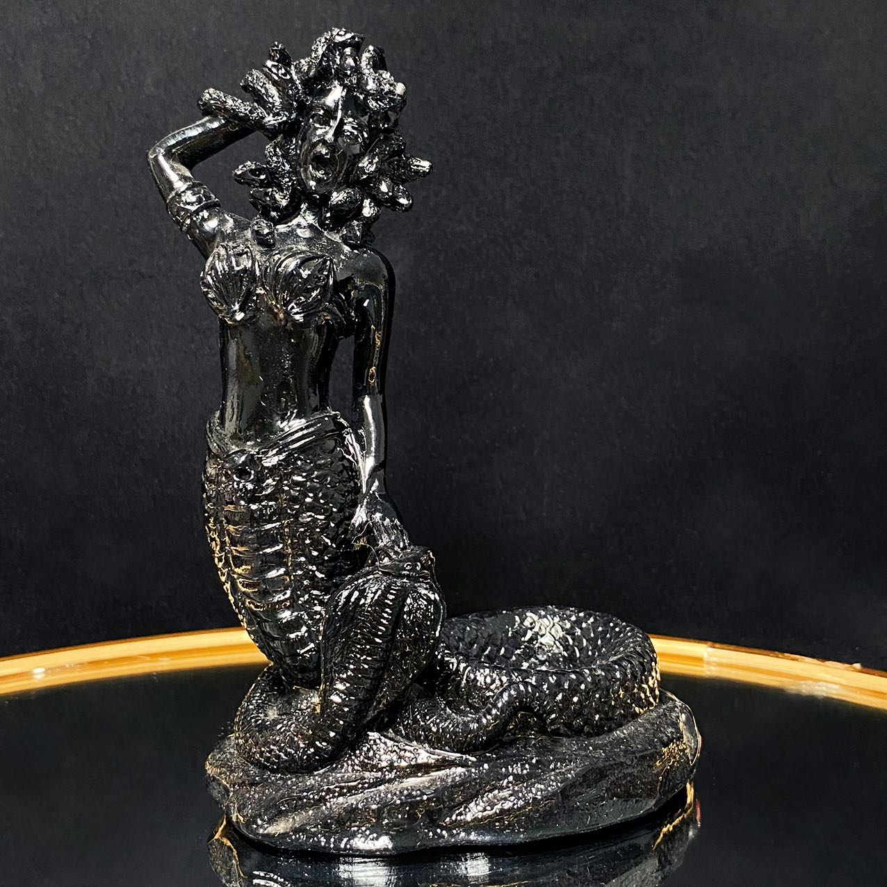 Resin medusa sphere stand