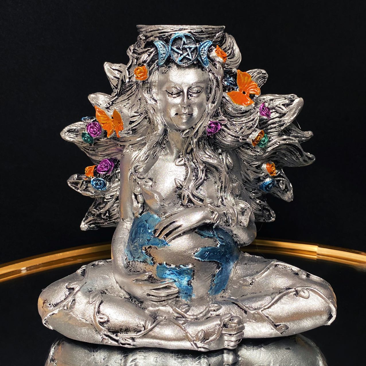 Resin 14cm mother earth sphere stand