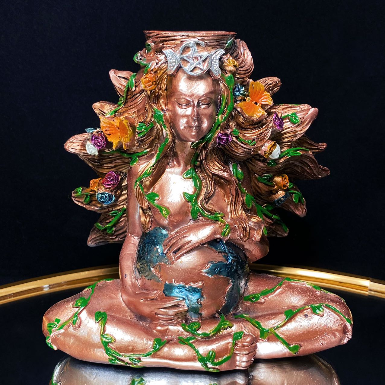 Resin 14cm mother earth sphere stand