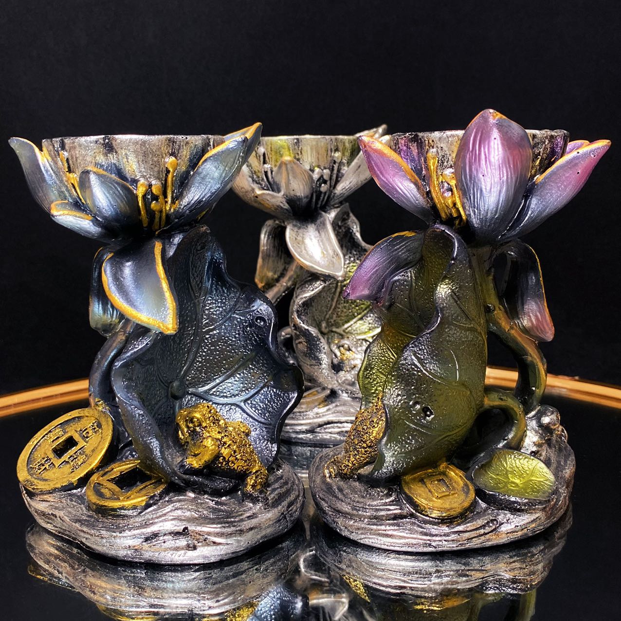 Resin lotus with money frog  sphere stand