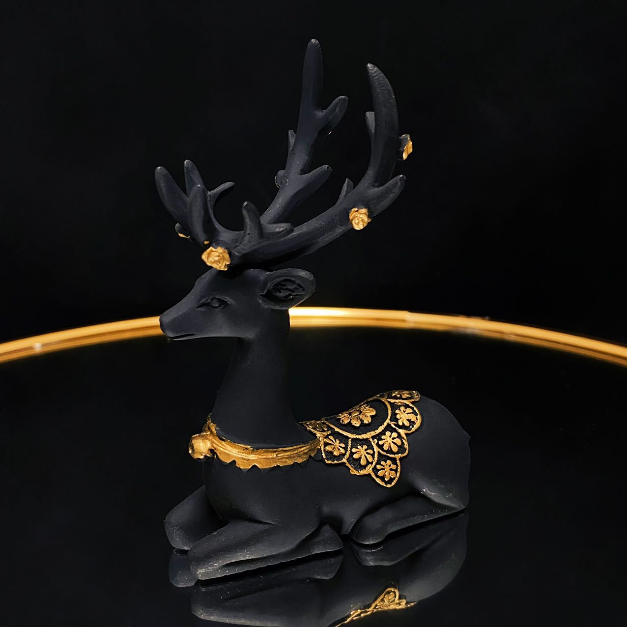 Resin plum deer sphere stand