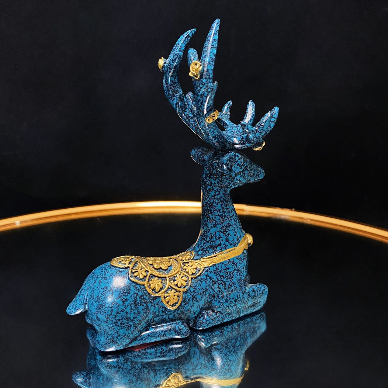 Resin plum deer sphere stand
