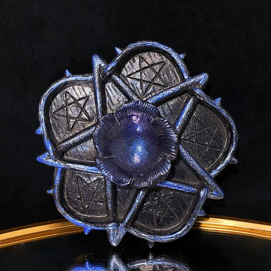 Resin star flower sphere stand