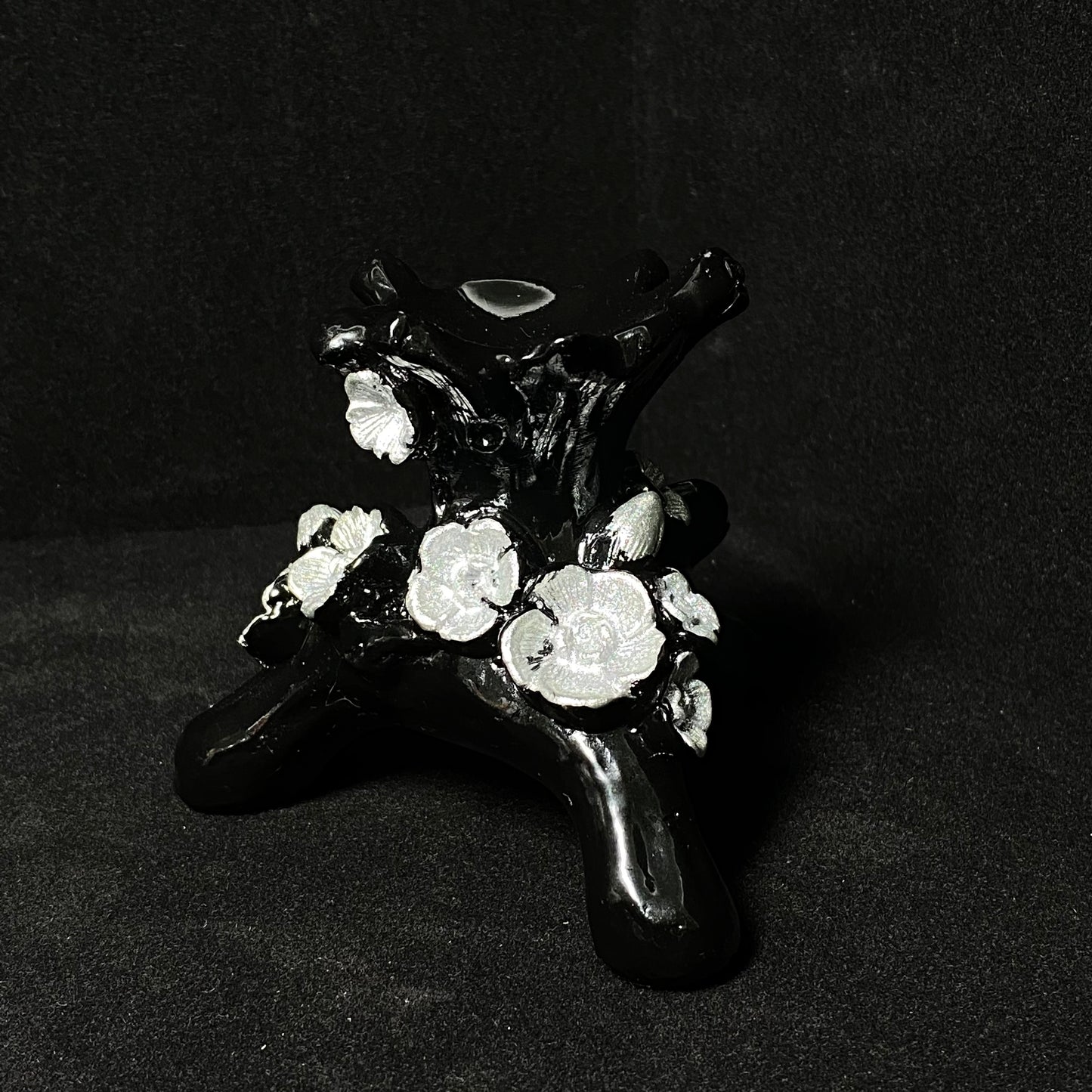 Resin plum root of the tree sphere stand