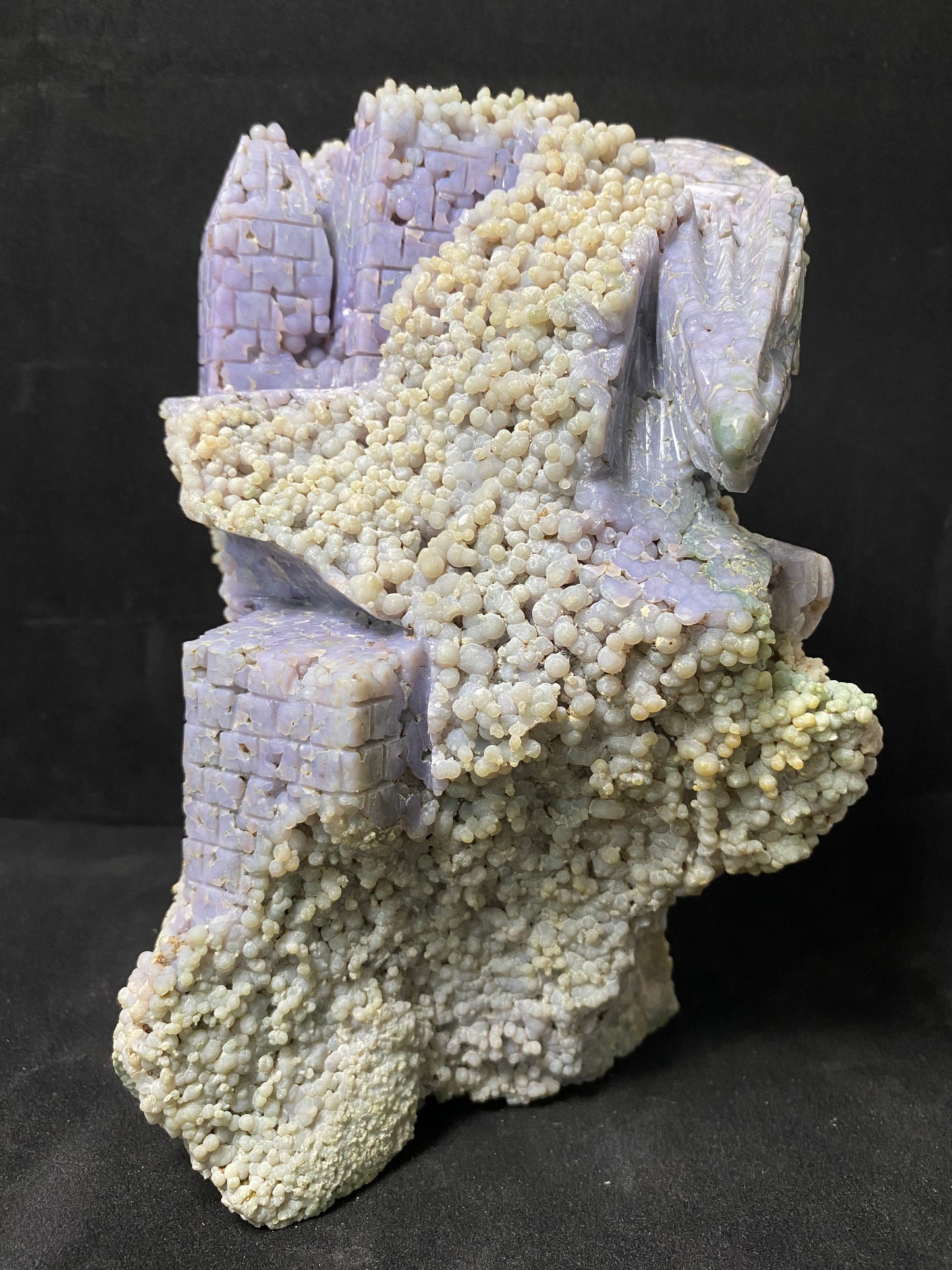 Grape agate flying drsgon on castle carving #3387