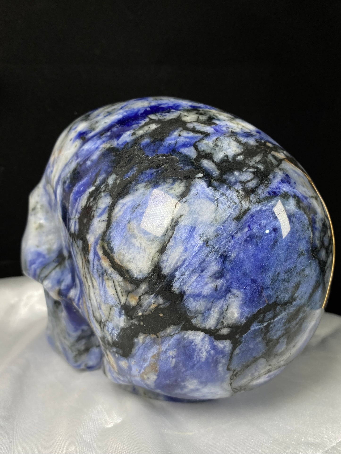 048-Dumortierite skull #5062