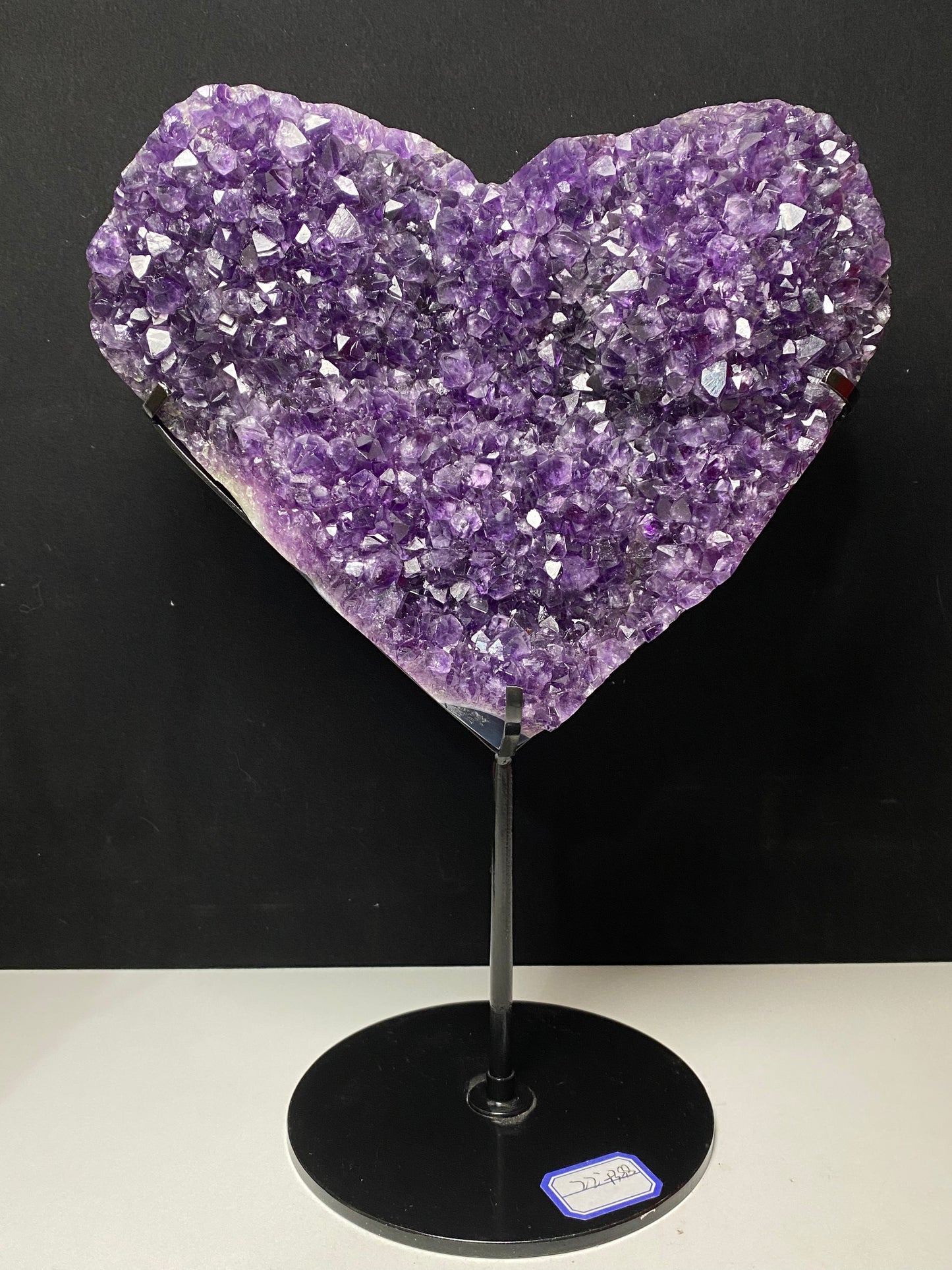 028-Amethyst clusters heart with stand