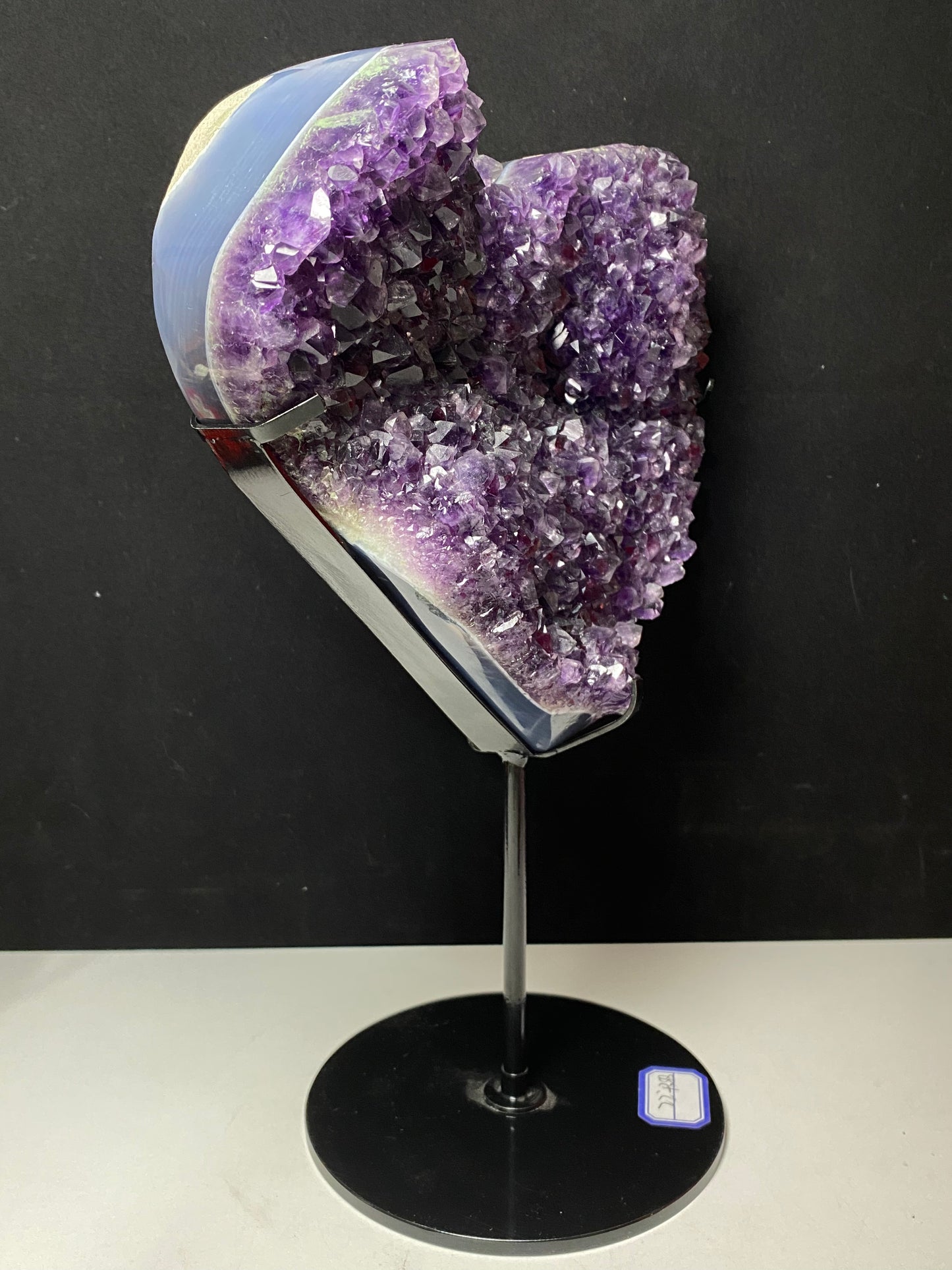028-Amethyst clusters heart with stand