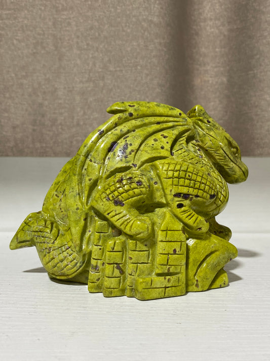 Atlantisite flying dragon on castle carving #0954