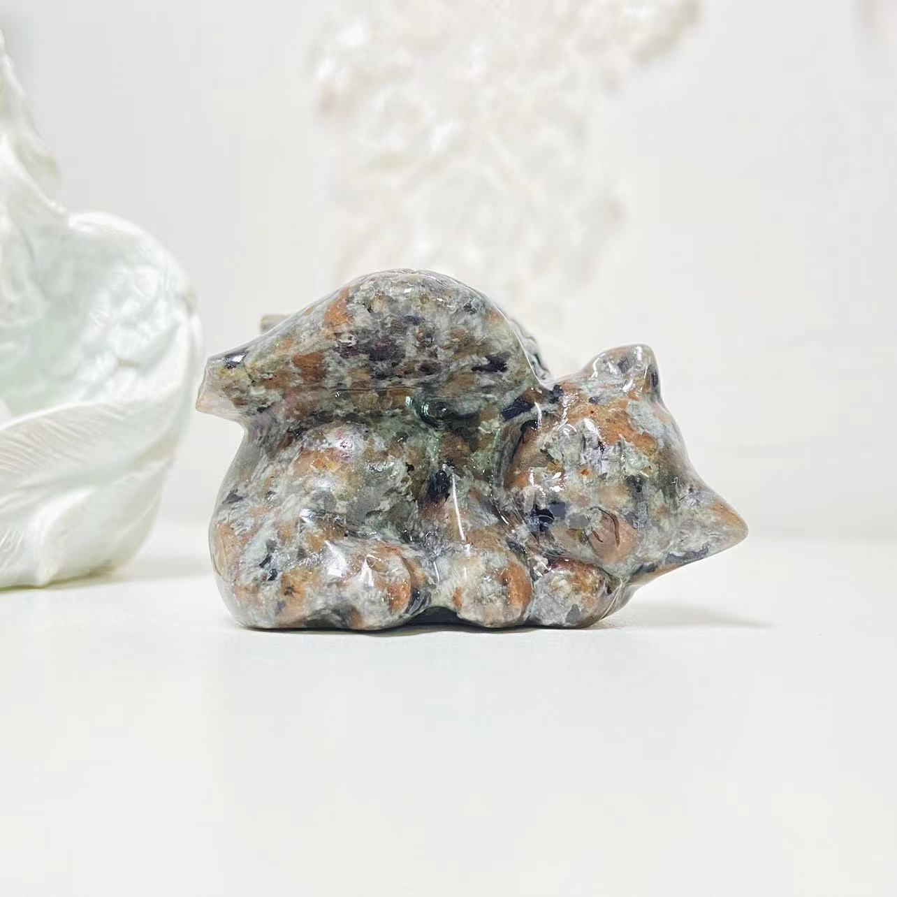 Crystal different materials angel cat carvings